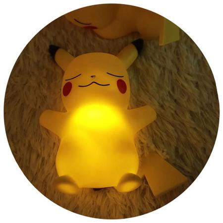 Imagem de Abajur Noturno Pikachu LED - Lâmpada de Mesa Macia para Quarto Infantil