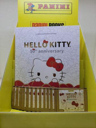 Imagem de Album De Figurinha Capa Mole Hello Kitty 50 Anos, Panini + 10 Envelopes