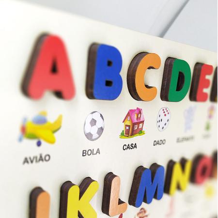 Imagem de Alfabeto em Madeira Montessoriano com Letras e Figuras