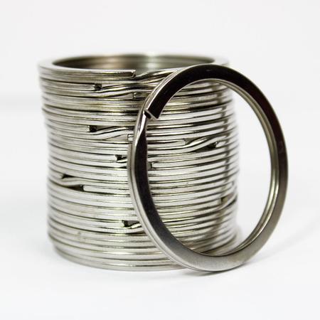 Argola de Chaveiro Sem Corrente 35mm 50 Peças Prata e 50 Peças Dourada - Russo Art Imagem de Argola de Chaveiro Sem Corrente 35mm 50 Peças Prata e 50 Peças Dourada