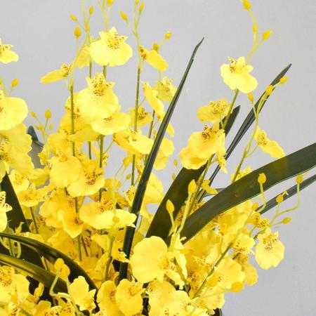 Imagem de Arranjo de Flores Artificiais Amarelas no Vaso Prateado  Formosinha
