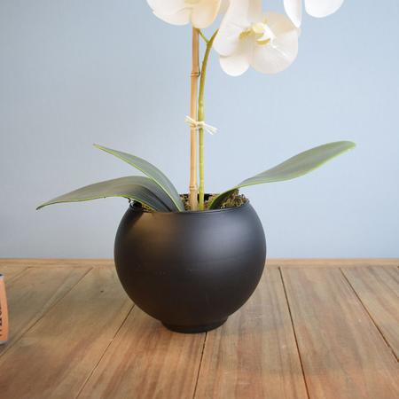 Imagem de Arranjo de Orquídea Artificial Branca no Vaso Preto  Formosinha