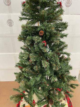 Árvore de Natal 1,80 m 580 Galhos com 100 Luzes de Led Brancas 220v na  Americanas Empresas