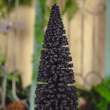 Como montar uma árvore de Natal com enfeites em preto e branco - Casa e  Jardim