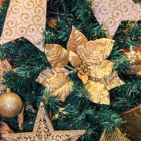 Árvore Natal Dinamarca 1,80m 580 Galhos Enfeites Vermelha Decorada  Pisca-pisca 110v - YAZI - Árvore de Natal - Magazine Luiza