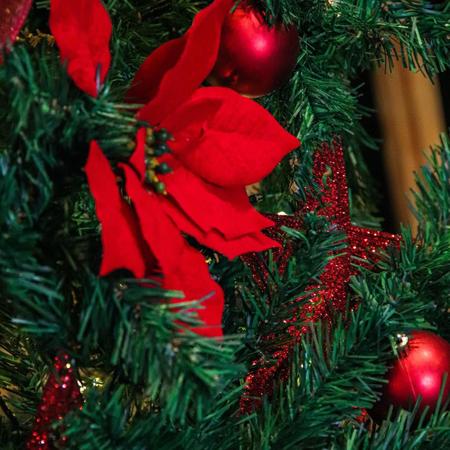 Árvore Natal Dinamarca 2,10m 860 Galhos Enfeites Vermelha Decorada  Pisca-pisca 110v - YAZI - Árvore de Natal - Magazine Luiza