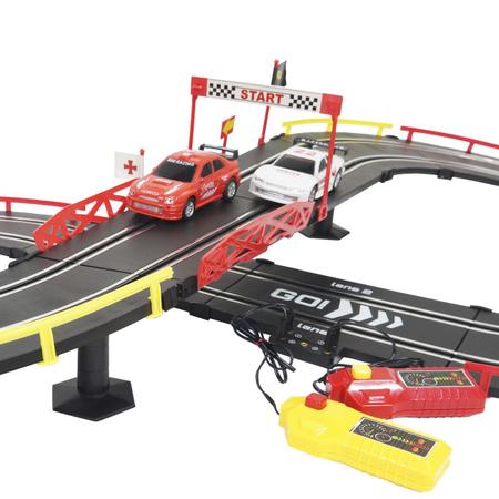 Pista Infantil Com 2 Carrinhos Autorama 88 Peças BW146