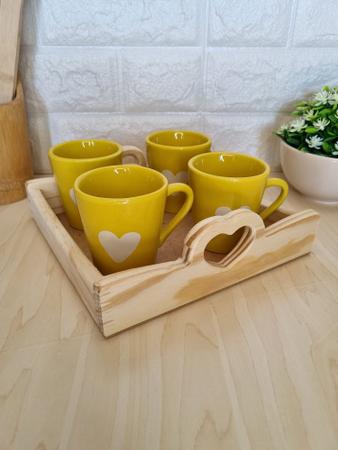 Imagem de Bandeja coração com 4 xícaras Amarelas de Porcelana