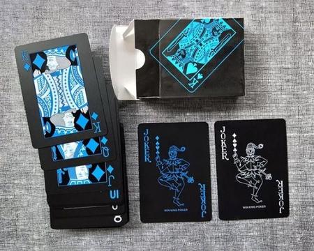 Baralho Black Detalhes Vermelho Poker Truco Mágica 54 Cartas : :  Brinquedos e Jogos