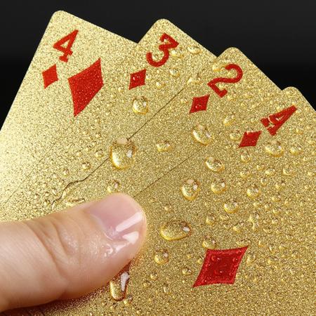 Baralho Dourado Ouro Jogos Poker Truco Sueca Resistente a Agua 54 Cartas  Gold 24k Profissional Verso Dolar - Online - Baralho - Magazine Luiza