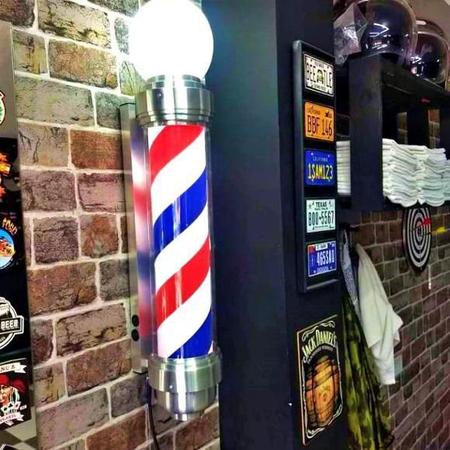 Imagem de Barber Pole Giratório 70Cm Voltagem Bivolt.