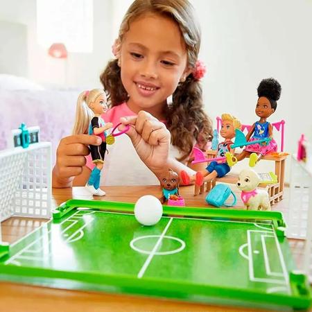 Boneca Barbie Dreamhouse Adventures Chelsea Futebol com Cachorrinhos -  Mattel - Boneca Barbie - Magazine Luiza