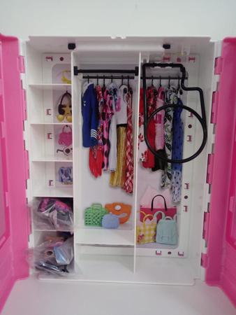 Barbie Closet Luxo Fashionista E Acessorios Guarda Roupa - MATTEL - Casinha  de Boneca - Magazine Luiza