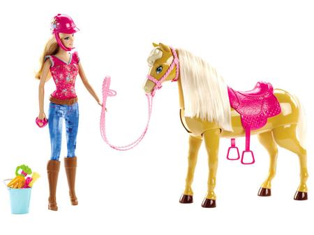 BARBIE FAMILY MATTEL COM CAVALO ARTICULADO EM BOM ESTAD