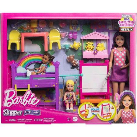 Boneca Barbie Family Skipper Escolinha das Crianças Mattel - Bebe