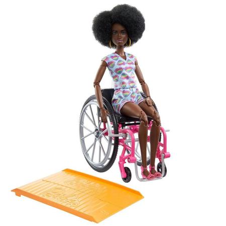 Imagem de Barbie Fashionista Cadeira de Rodas Negra - Mattel