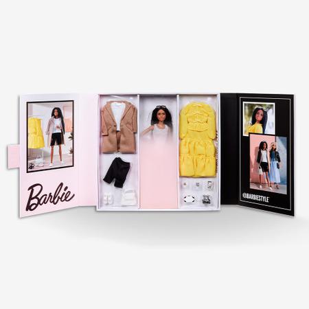 10 Conjuntos Roupas Boneca Barbie + 10 Sapatos Retos Tênis