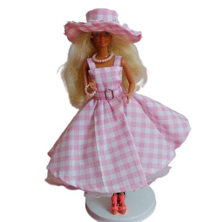 Vestido Xadrez c/ Cinto e Acessórios Barbie Filme 2023