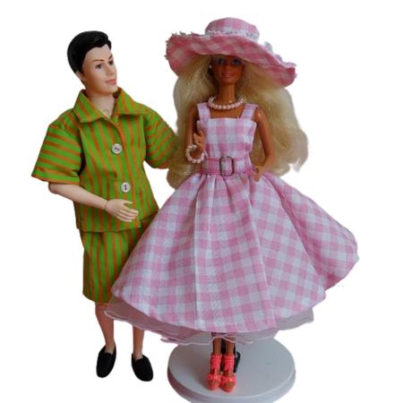 Barbie – Vestido Xadrez do Filme – Loja Meu Pequeno Mundo