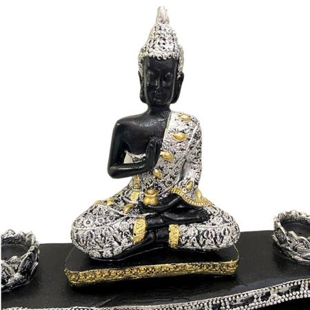 Base Aparador Estátua de Buda Hindu com Altar e 2 Castiçais em Resina - LZ Decorações Imagem de Base Aparador Estátua de Buda Hindu com Altar e 2 Castiçais em Resina