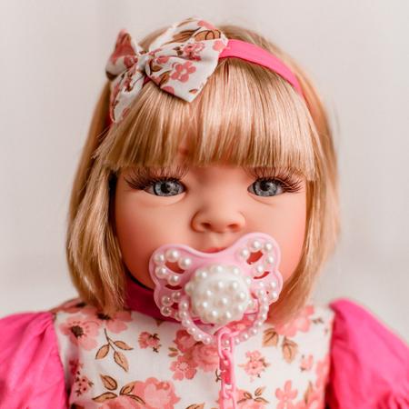 Imagem de Bebe Reborn Boneca com Chupeta Magnética Luxo com Pérolas Boneca Realista que fala frases de carinho Menina Realista com cílios reais