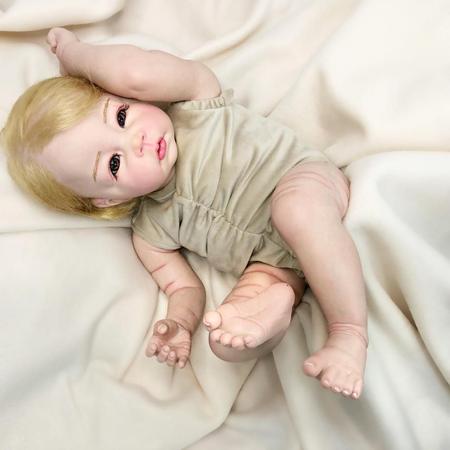 Bebe Reborn Menino Corpo de Pano Muito Lindo Com Enxoval - Mundo