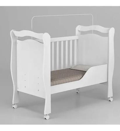 Imagem de Berço padrão americano 3 em 1 Mini Cama / Sofá cama com Suporte Mosquiteiro EDDY Linha Infantil com Rodízios Cor Branco brilho 100% MDF