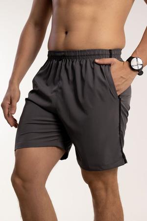 Bermuda DTD C/ Listra Lateral Masc. - Rich Boy Imagem de Bermuda DTD C/ Listra Lateral Masc.