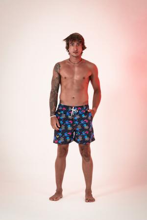 Imagem de Bermuda masculina estampas Flávio Tavares