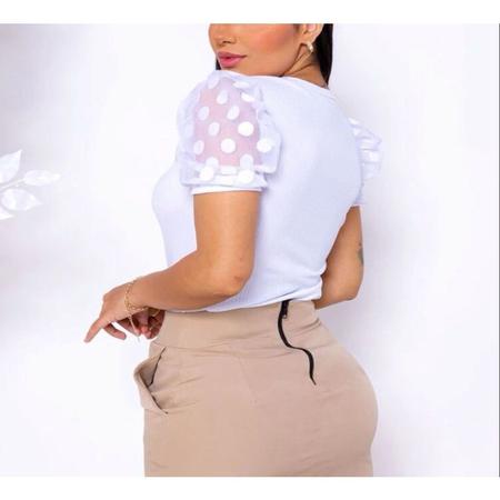 Blusa canelada gola rasa manga curta tule poá feminina - Filó Modas Imagem de Blusa canelada gola rasa manga curta tule poá feminina