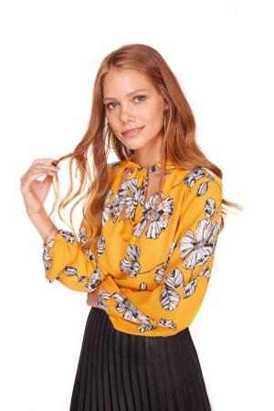 Blusa Missure com Decote V e Mini Gola – Amalle