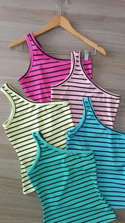 Blusa Ombro Único Listrada Tamanho M - Genérica Imagem de Blusa Ombro Único Listrada Tamanho M