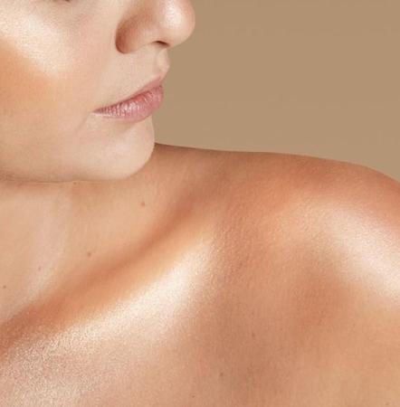 Blush Iluminador Rosto E Corpo Golden Eudora Glam 30G Eudora Imagem de Blush Iluminador Rosto E Corpo Golden Eudora Glam 30G Eudora