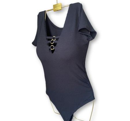 Body feminino canelado manga curta decote argolas moda feminina - Filo Modas Imagem de Body feminino canelado manga curta decote argolas moda feminina