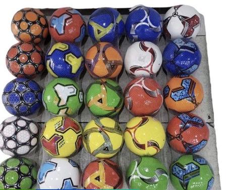 Conjunto de bolas de esportes realistas para jogar jogos de