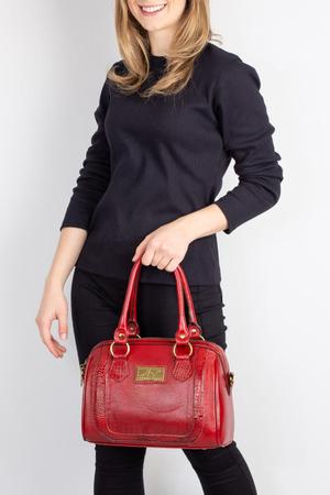 Bolsa baú de couro Chessy café Feminino - Andrea Vinci - Bolsas