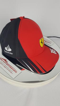 Boné original scuderia ferrari f1 carlos sainz 2022 - Boné - Magazine Luiza