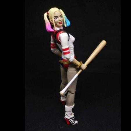 Boneca Action Figure Arlequina Harley Quinn Dc Multiverse B