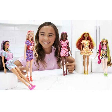 Imagem de Boneca Articulada Barbie Color Reveal 7 Surpresas Série Frutas Doces - Mattel - HLF83