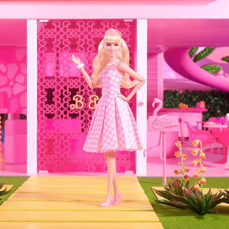 Boneca Articulada - Barbie Filme - Vestido Xadrez Rosa - Mattel - Bonecas -  Magazine Luiza