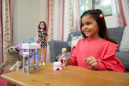 Barbie Conjunto Skipper Babysitter Comidinha do Bebe Fhy97 - Mattel -  Boneca Barbie - Magazine Luiza