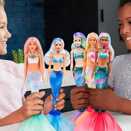Boneca Barbie Color Reveal Tubo Agua Acessorios Surpresa Mattel