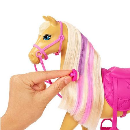Mattel - Boneca Barbie e Cavalo