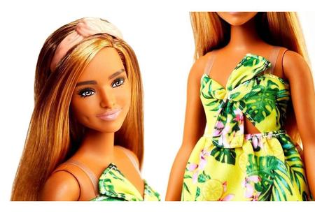 Boneca Barbie Plus Size Curvy Fashionistas Doll Número 102 - Uma Roupa  Traje Extra Vestido - Mattel - Boneca Barbie - Magazine Luiza