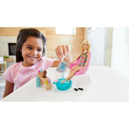 Conjunto Boneca Menina Barbie Loira Articulada - Salão De Manicure -  Acompanha Pet Filhote Cachorro E Acessórios De Spa Pedicure - Mattel -  Boneca Barbie - Magazine Luiza