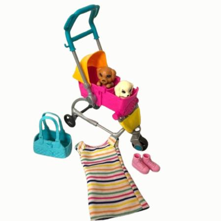 Imagem de Boneca Barbie Negra Passeio Com Carrinho De Cachorrinho GHV93 - Mattel