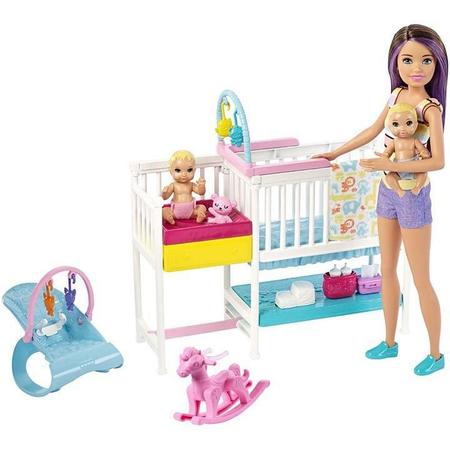 Boneca Barbie Family Skipper Escolinha das Crianças Mattel - Bebe