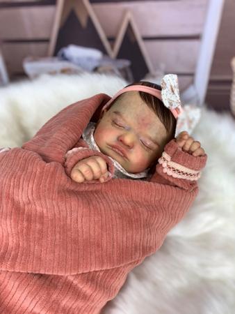 Bebês Reborns, bonecas hiperrealistas, são vendidos na Praia de Iracema por  R$ 700 