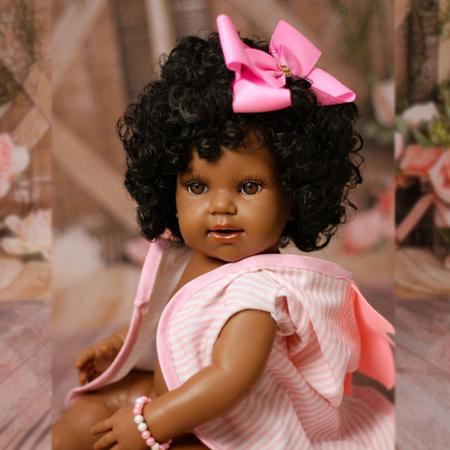 Imagem de Boneca Bebê Reborn Negra Silicone Realista Kit Acessórios Enxoval Reborne Reborn Brinquedo Menina Original Siliconado Realista Senta Baby Reborn Bb  