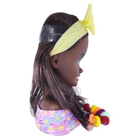 Boneca Busto Infantil Kit Maquiagem Pentear Com Acessorios Negra Cabelo  Cacheado Pente Aplique Maquiadora - Bee Toys